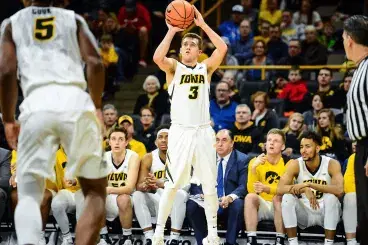 NCAA Basketball Betting Preview: Indiana Hoosiers at Iowa Hawkeyes