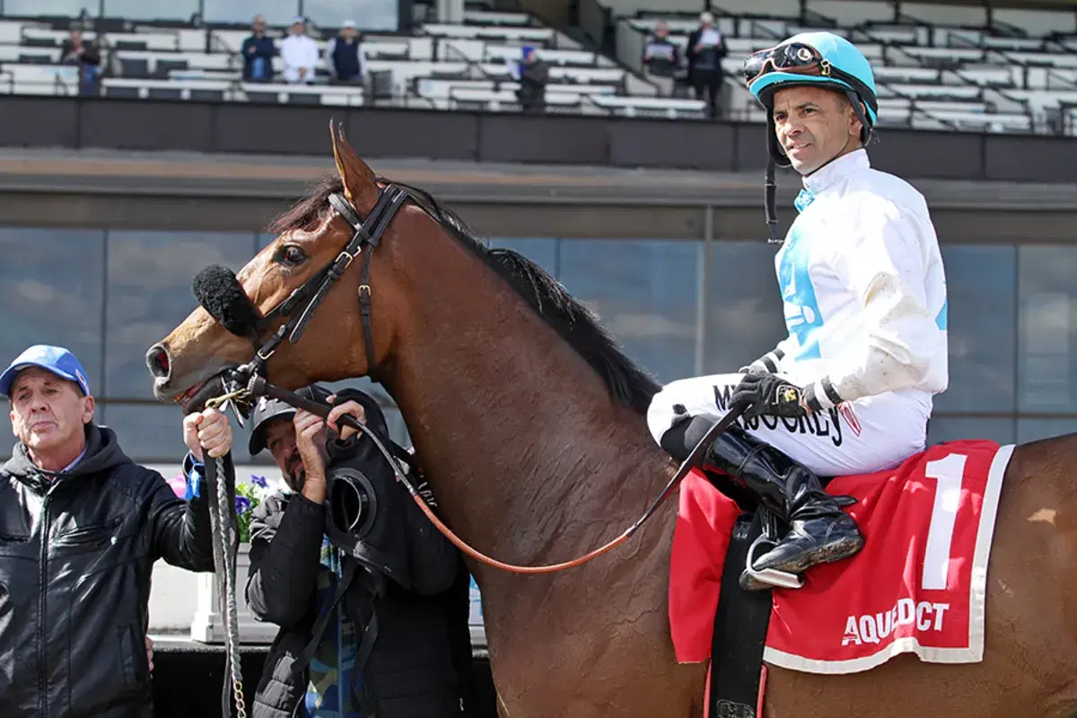 Kentucky Oaks Picks: Full Friday Card Analysis