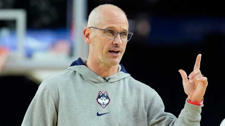 Dan Hurley looks to 3 peat with the Huskies after losing 4/5 starters