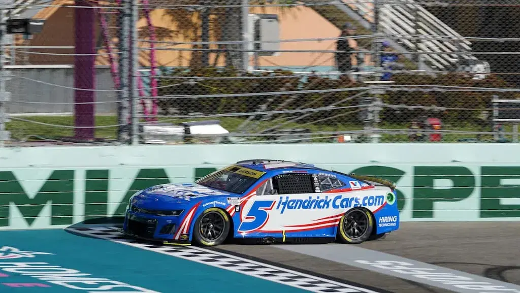 NASCAR Cup Series Straight Talk Wireless 400 Predictions & Picks: Will Larson Lead the Line at Homestead?