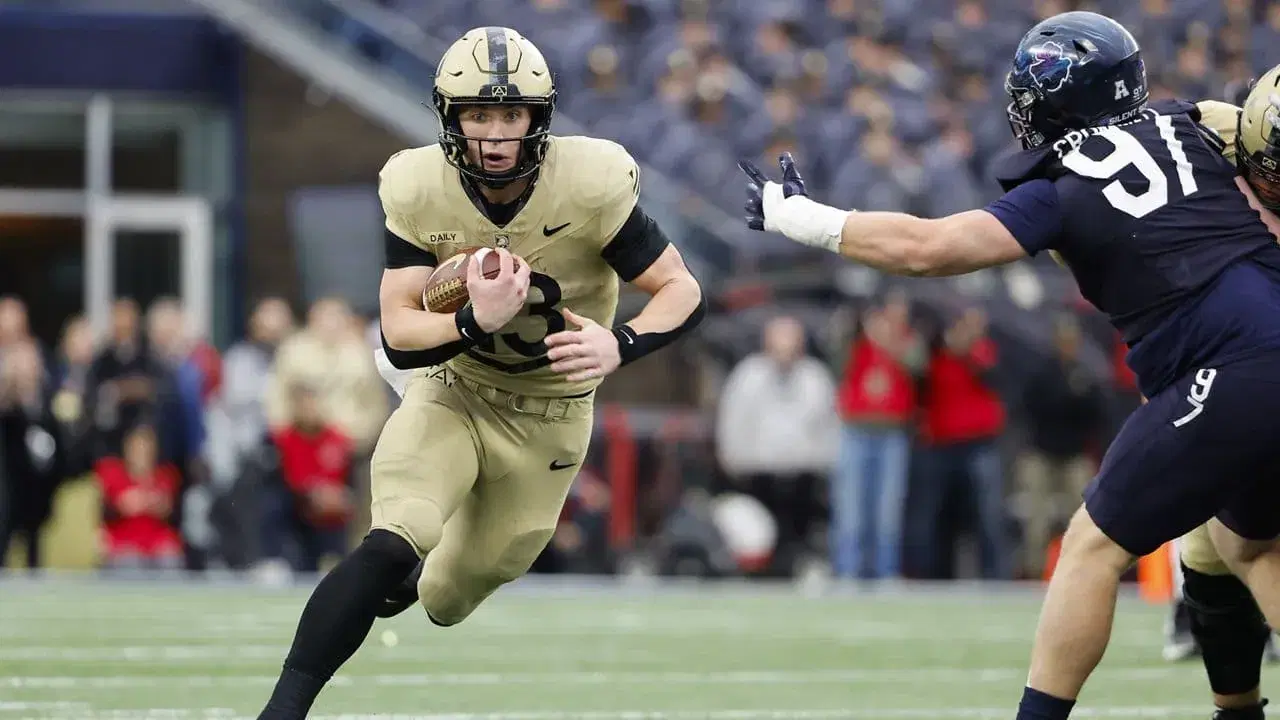 #19 Army vs #6 Notre Dame: NCAA Football Predictions, Odds & Best Bets