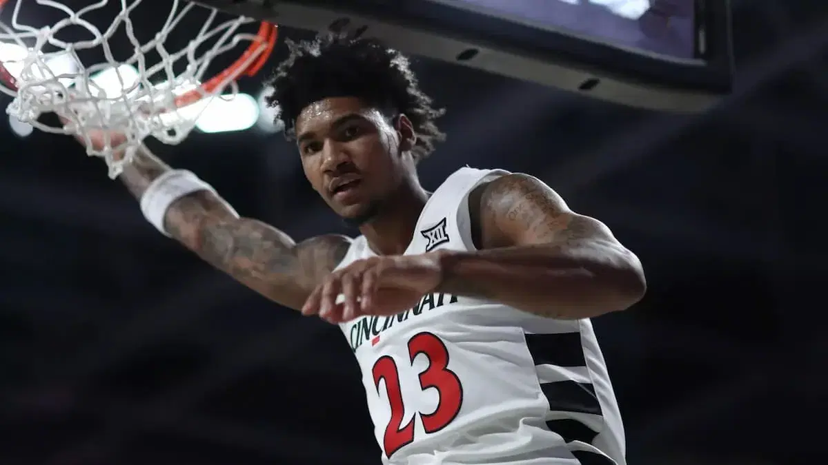 #19 Cincinnati vs #22 Dayton: NCAA Basketball Predictions, Odds & Best Bets (12/20)
