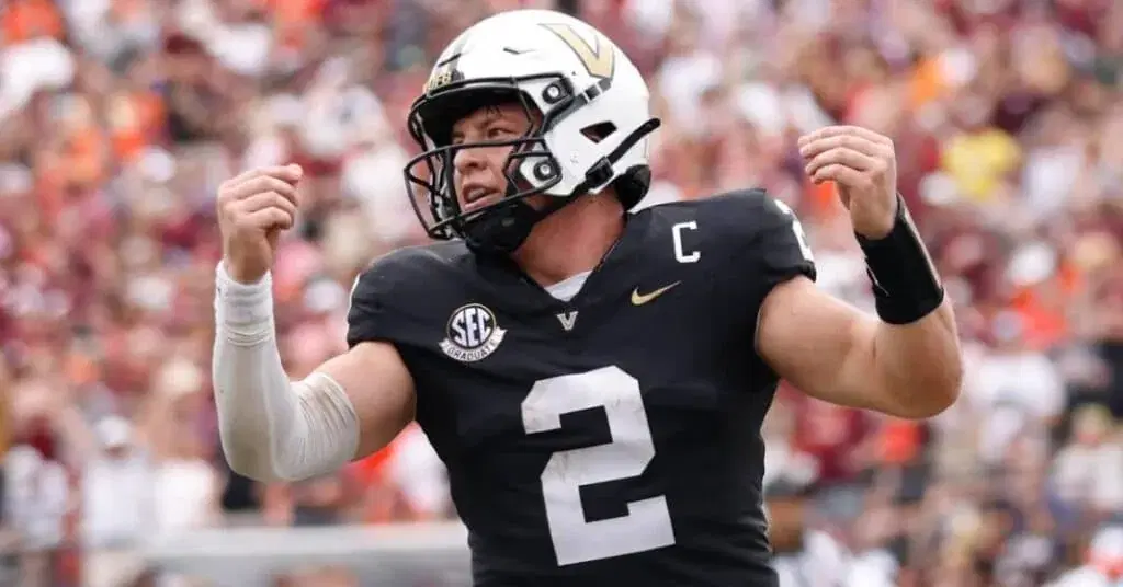 #10 LSU vs. #17 Vanderbilt Picks and Predictions: Commodores Finally Favored