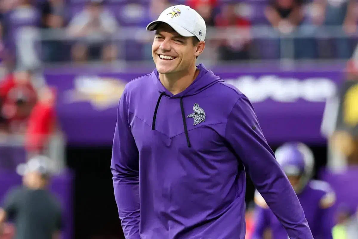 Tampa Bay Needs a Win More Than Anyone: Vikings vs. Buccaneers – NFL Picks & Predictions (9/27)
