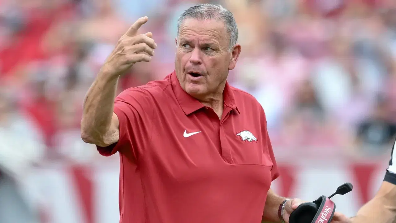 #22 Notre Dame vs. Arkansas Picks and Predictions: Don’t Be Afraid of the Hogs at Home