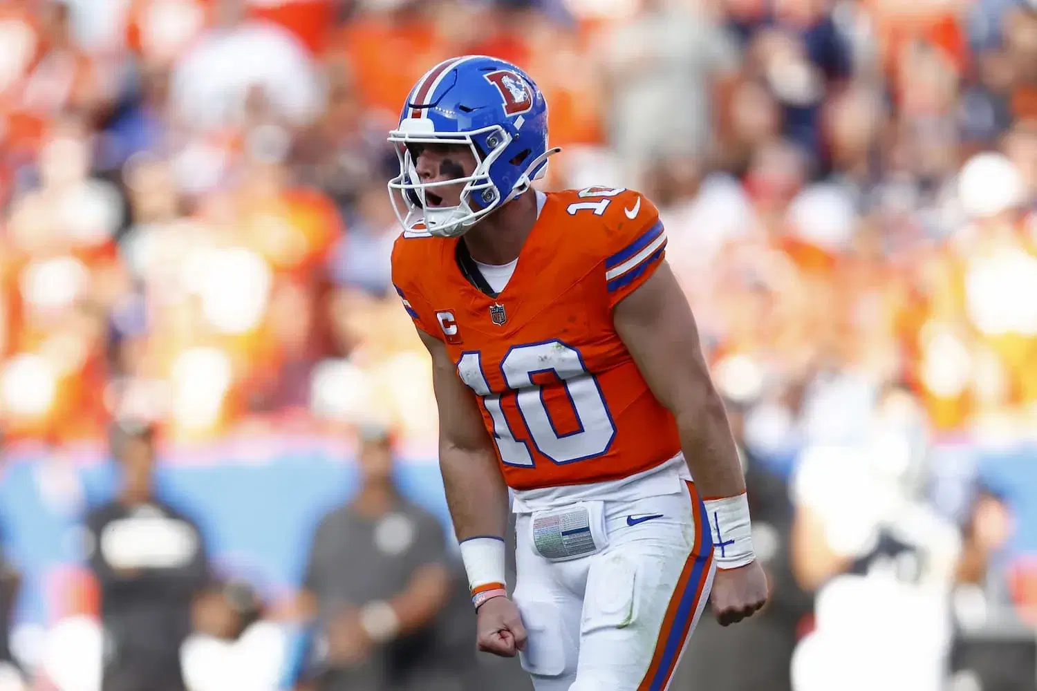 Houston Texans vs Denver Broncos Preview, Picks & Props (11/2): Down with Denver?