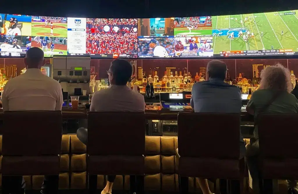 Illinois Sports Bets Plunge 15% After New Per‑Bet Tax