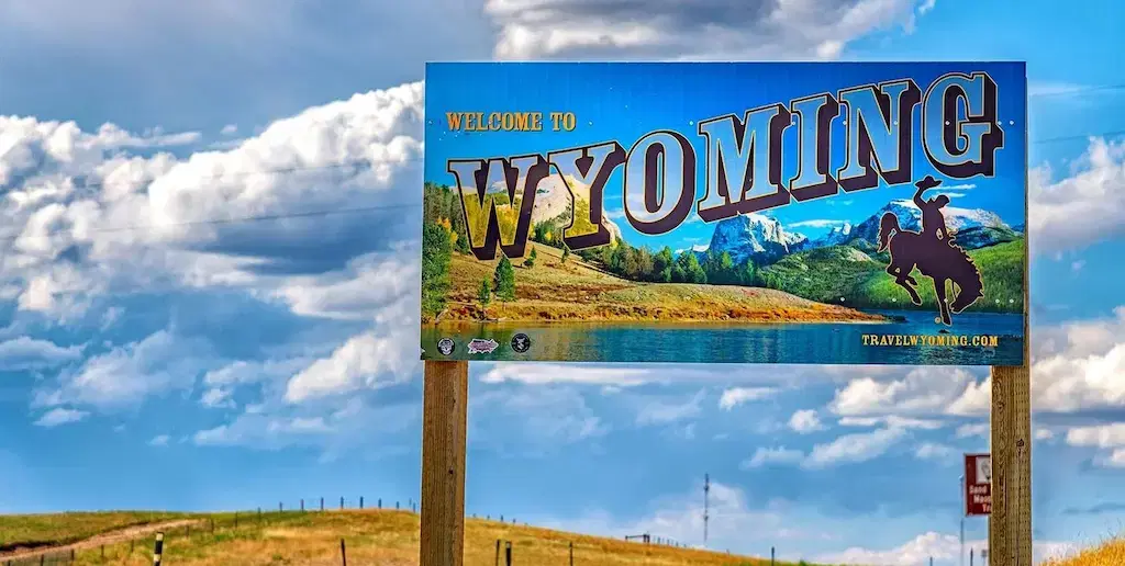 Wyoming Gambling: Recommended Online Casinos and Sportsbooks, Regulation and News