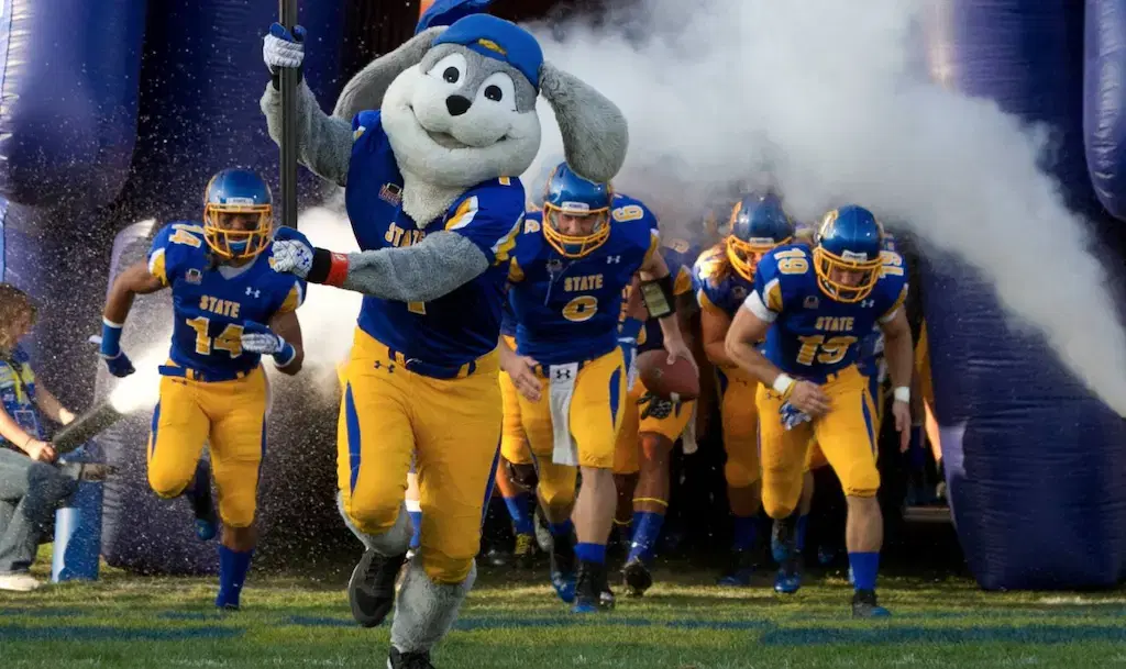 South Dakota Senate Advances SJR 504 Online Betting to Floor