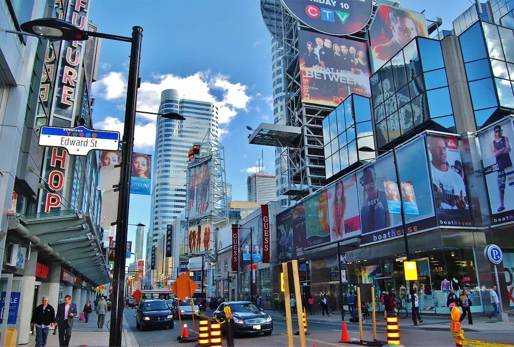 Ontario Online Gambling Hits $425M in December 2025