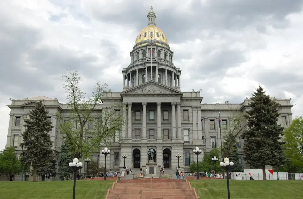 Colorado Drops Prop Bet Ban in SB 131 Revision