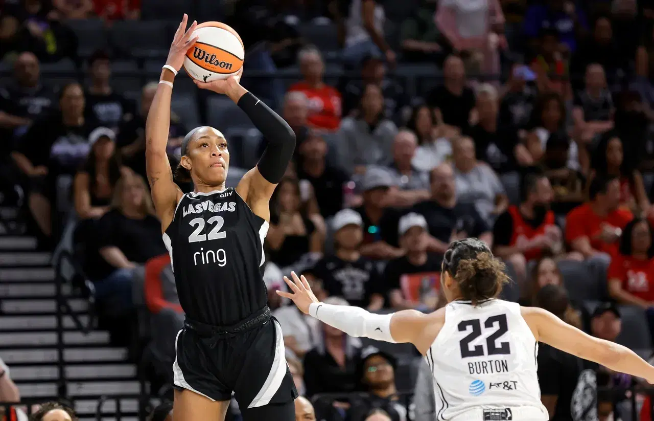 A'ja Wilson and Veronica Burton