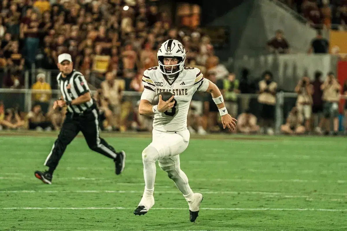 American, Sun Belt, & Pac-12 Matchups: NCAA Football Expert Picks & Predictions (10/15)