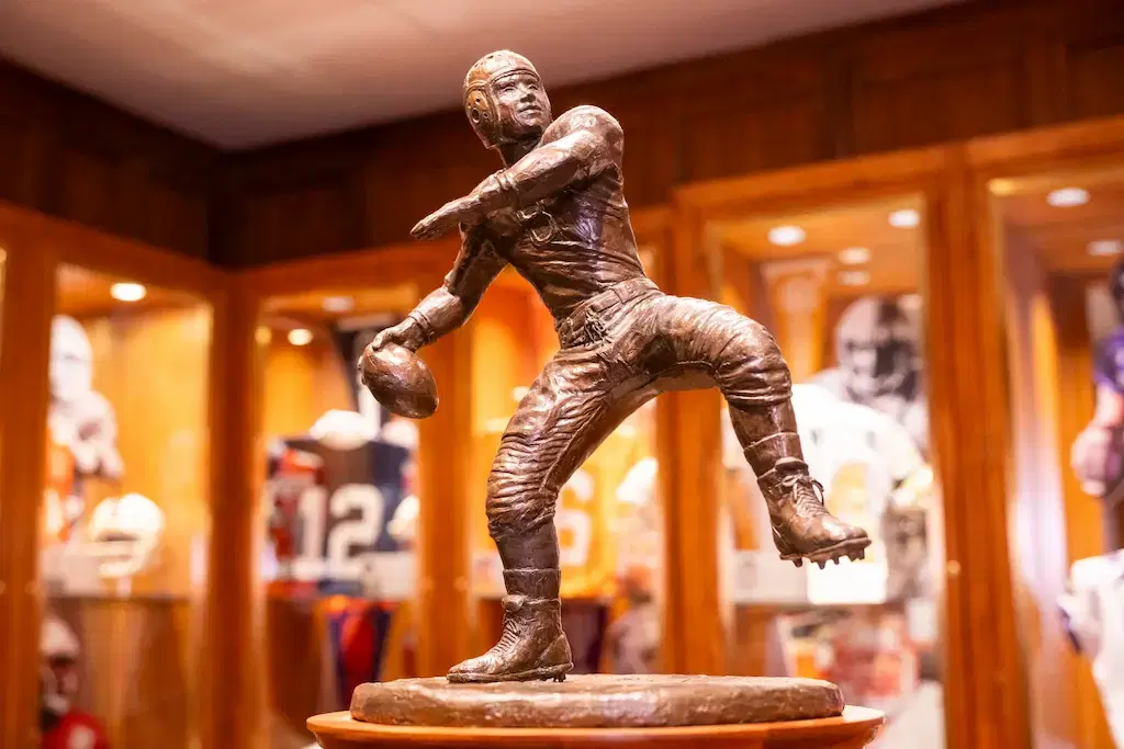 2026 Davey O’Brien Award Favorites and NCAAF Odds