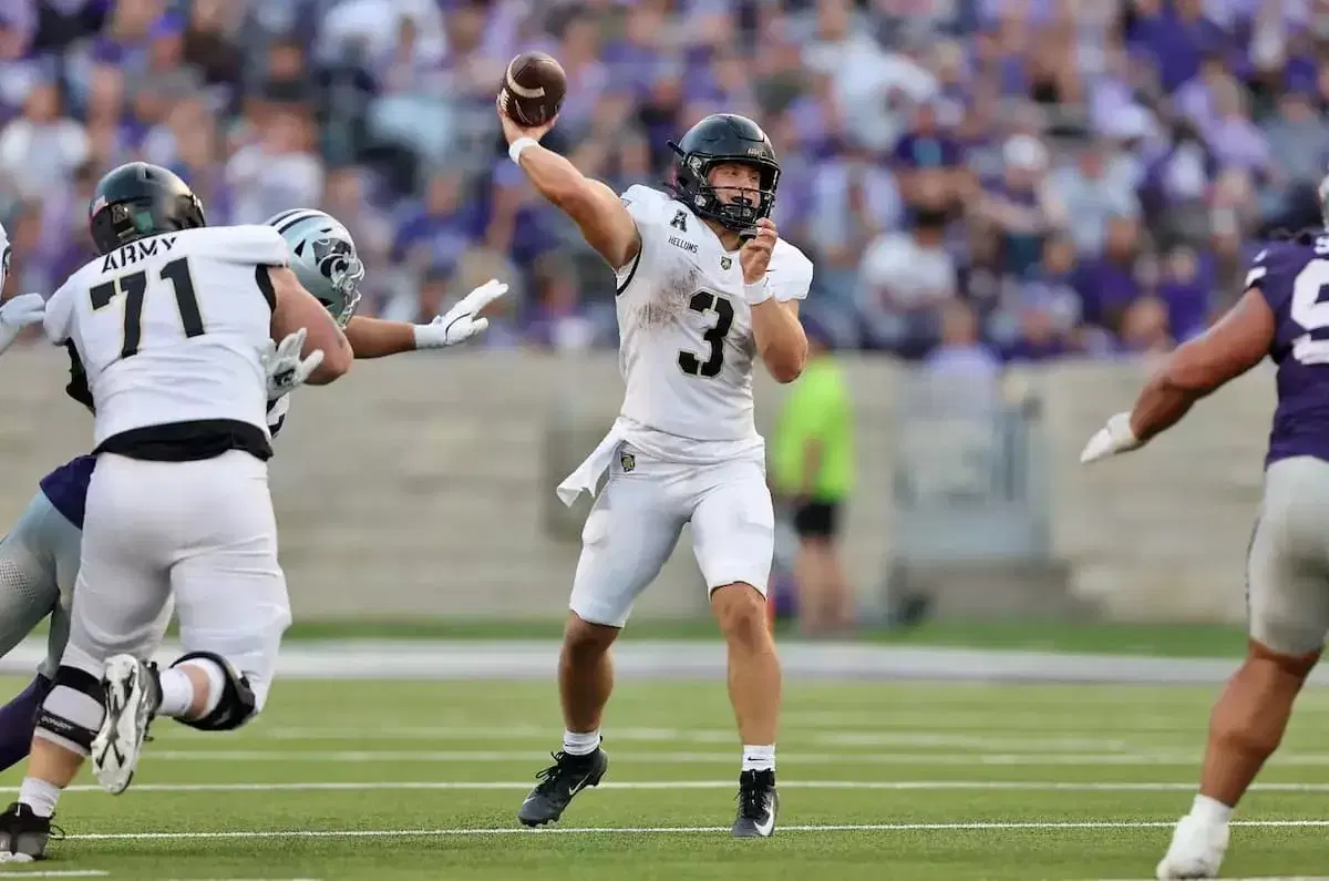 Cale Hellums and the Army Black Knights have no fear in running the ball whenever they please - Army Tulsa Expert Picks