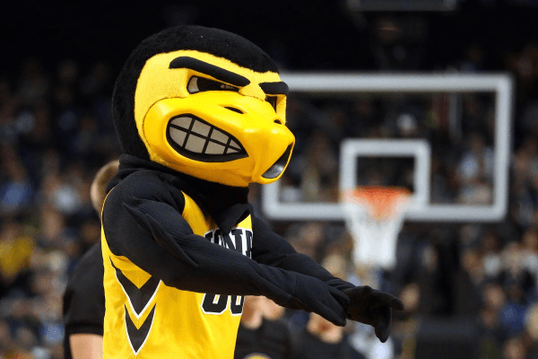 College Basketball Betting Preview: Northern Iowa Panthers at Iowa Hawkeyes