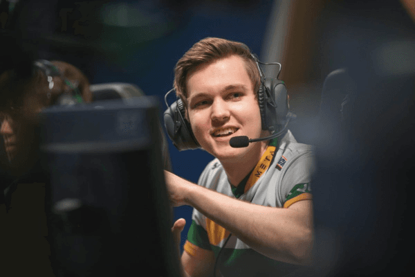 FlyQuest Meets OpTic Gaming On Last Day of LCS Summer Week 2