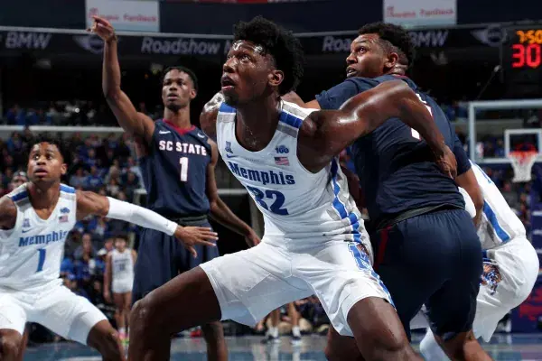 NCAA Showdown: Memphis Tigers vs. Oregon Ducks