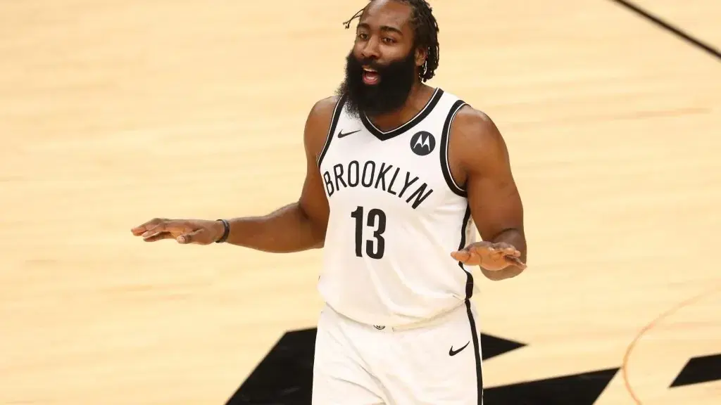 With Kyrie Out, The Under Has the Edge in Nets-Mavs