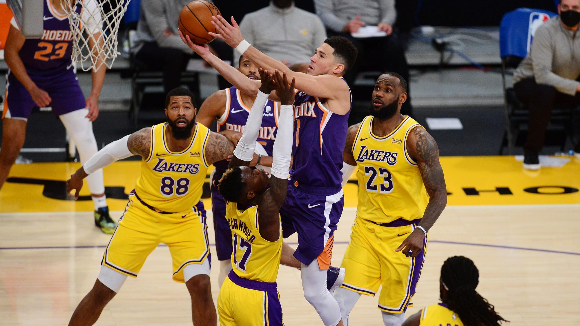 #2 Phoenix Suns vs Los Angeles Lakers Series Betting Preview: Healthy Lakers Favored to Send Suns Packing Early