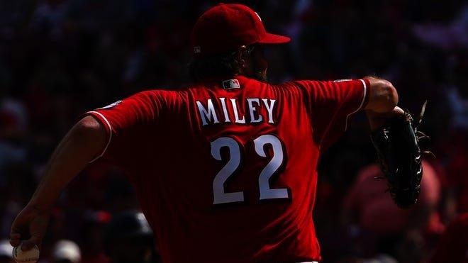 St. Louis Cardinals vs Cincinnati Reds Preview: Miley, Reds to Return to Winning Ways and End Three-Game Skid