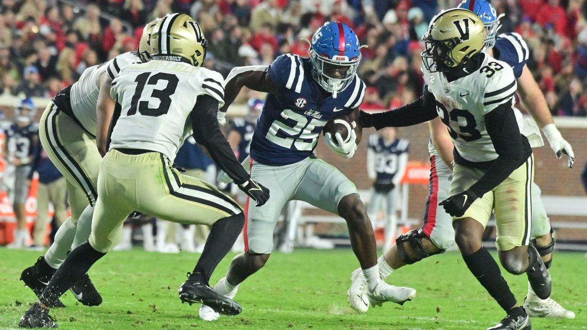 Ole Miss Rebels vs Mississippi State Bulldogs Betting Preview: Egg Bowl Should Be a Fun Thanksgiving Tilt in Starkville