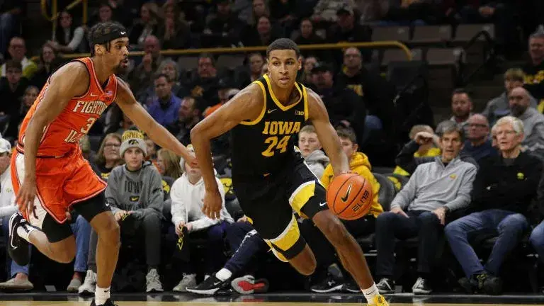 Iowa vs. Illinois Basketball Odds & Prediction (3/6/22)