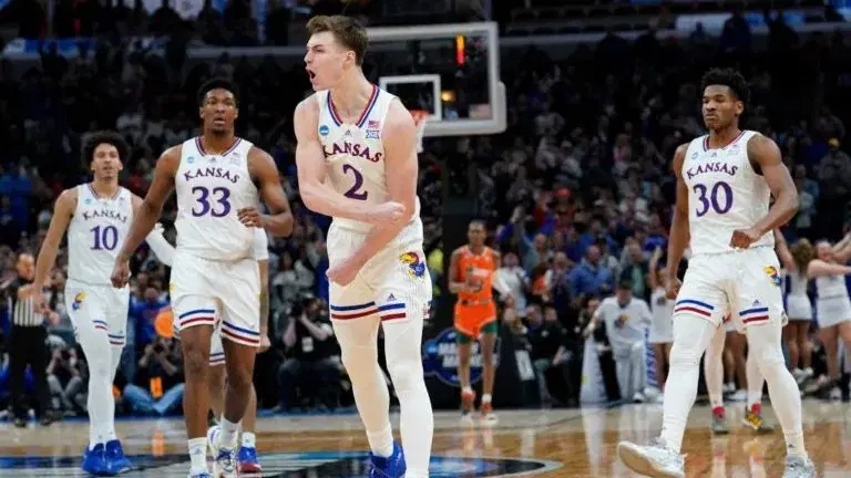 Villanova-Kansas Men’s Final Four Prediction, Picks & Odds