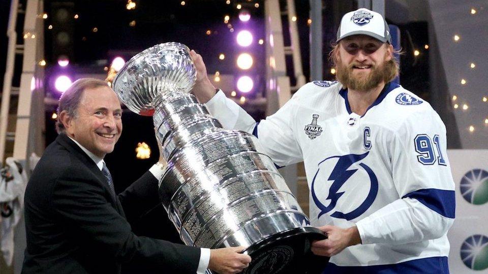 Stanley Cup 2022 Futures Betting Odds & Top Contenders: Avalanche the Heavy Favorite in the Final cover
