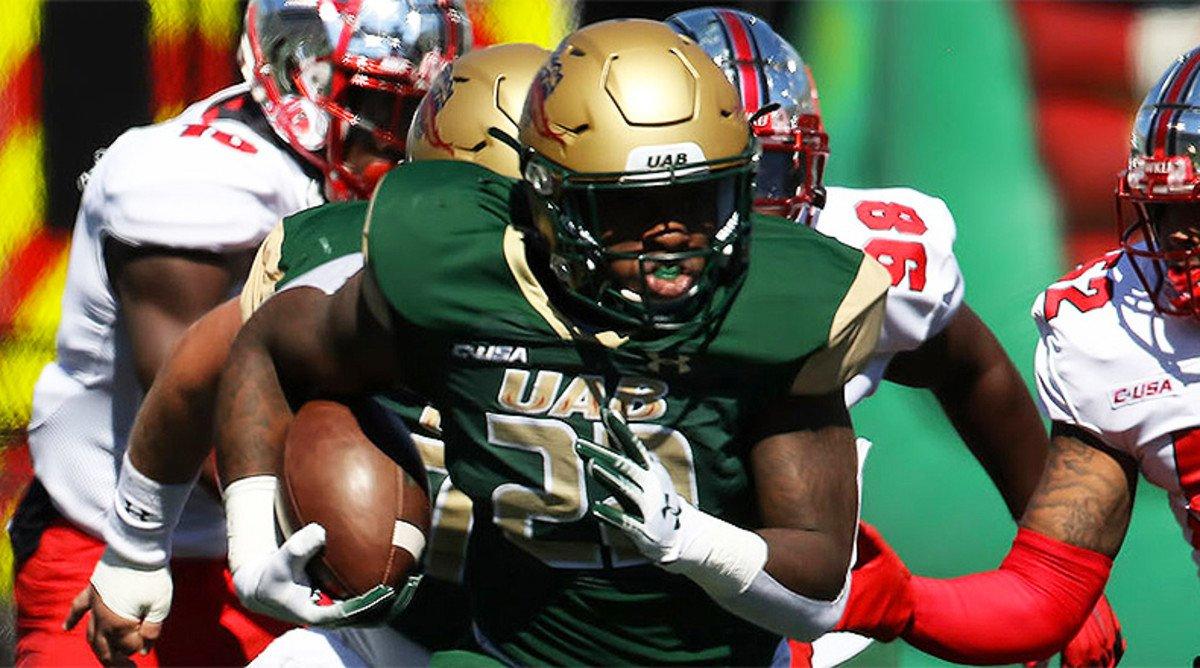 2022 Conference USA Football Predictions & Title Odds: UAB and UTSA Lead 11 Team Mid-Major cover
