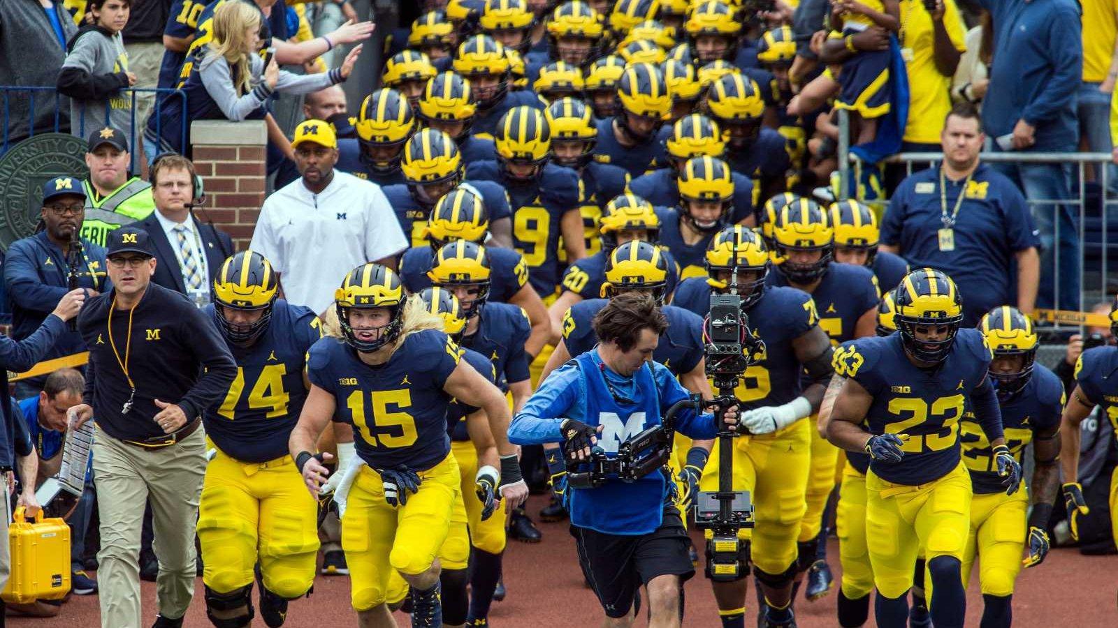 Michigan Football 2022 Predictions: Schedule & Win Total Odds cover