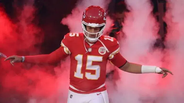 Raiders vs. Chiefs Week 5 Betting: Back Kansas City to Continue Dominating Las Vegas cover