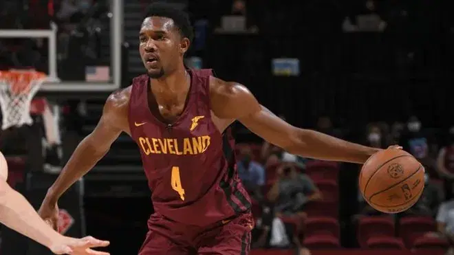 Cavaliers vs. Bucks Betting (Nov. 16): Slew of Injuries Leads to Low-Scoring Showdown cover