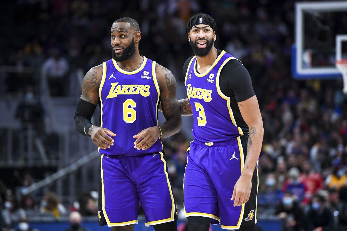 Lakers vs Cavaliers Prediction & Player Props: Will AD continue to dominate in Cleveland? cover