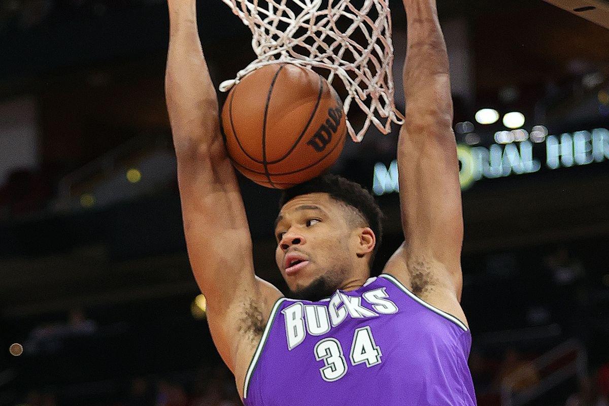 Warriors vs Bucks Prediction & Player Props: Giannis vs Steph