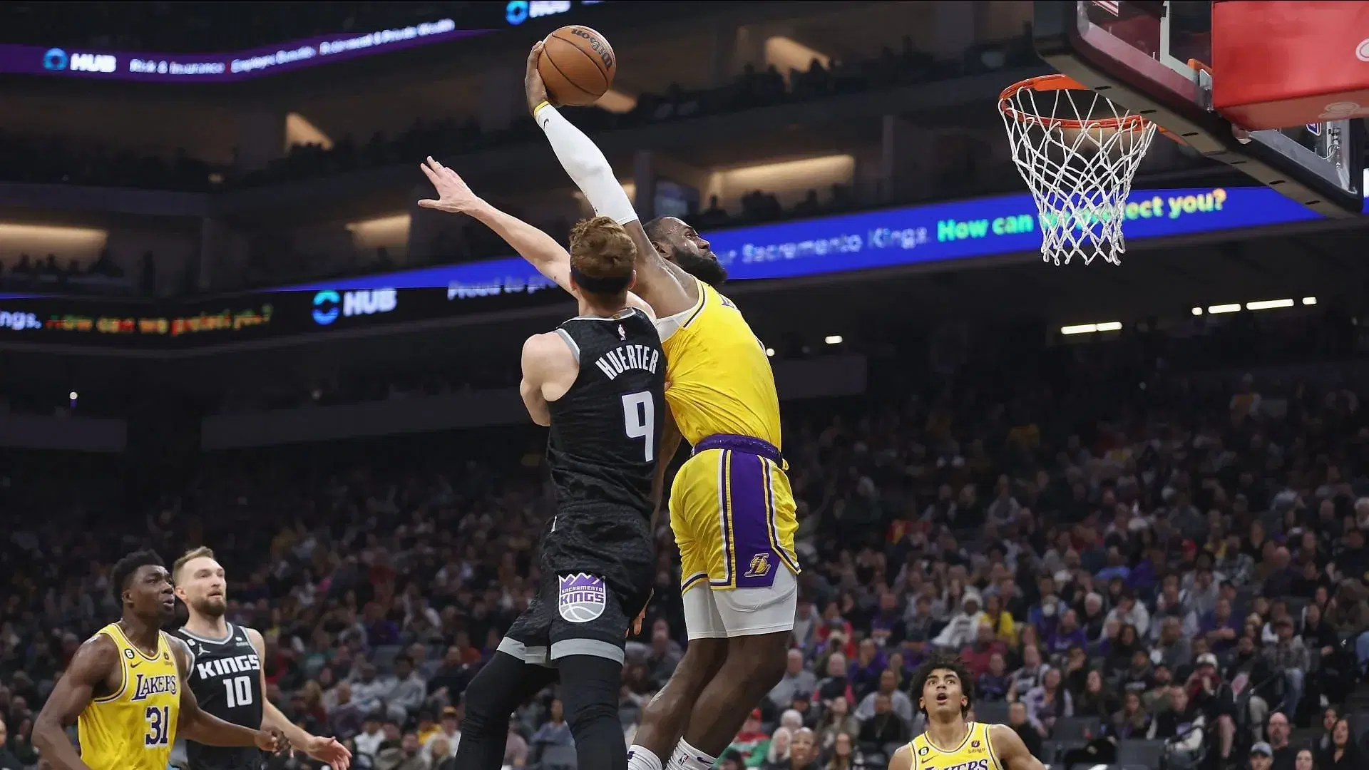 Hornets vs Lakers Prediction, Picks & Player Props (12/23): Will another big night from LeBron lead the way?