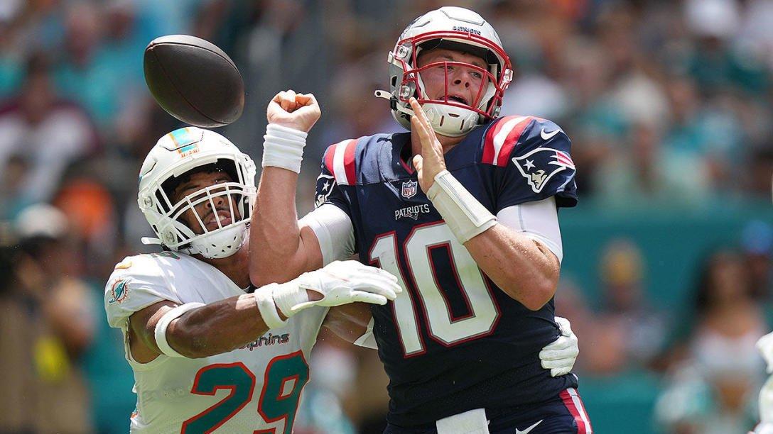 Dolphins vs Patriots Week 17 Betting: Brace for Low-Scoring Showdown in Foxboro cover