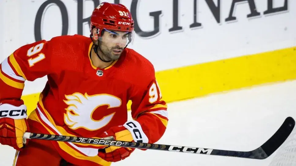 Flames vs Golden Knights Prediction, Odds & Picks (Feb. 23): Can Calgary Finally Win in Sin City? cover