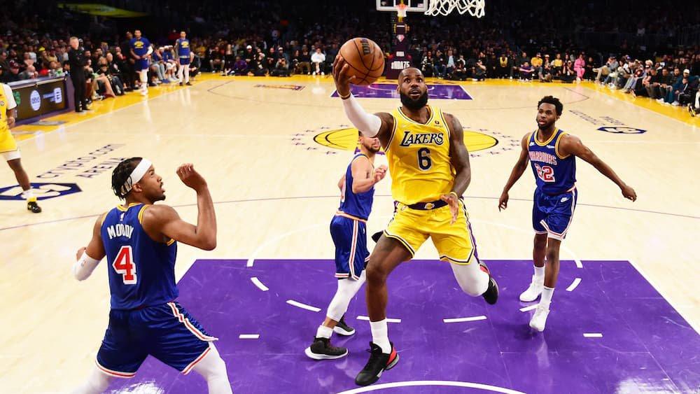 Warriors vs Lakers Prediction, Picks & Player Props (2/23)