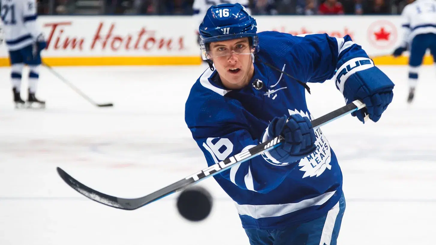 Blackhawks vs Maple Leafs Prediction, Odds & Picks (Feb. 15): Can Toronto Extend Chicago’s Road Losing Streak? cover