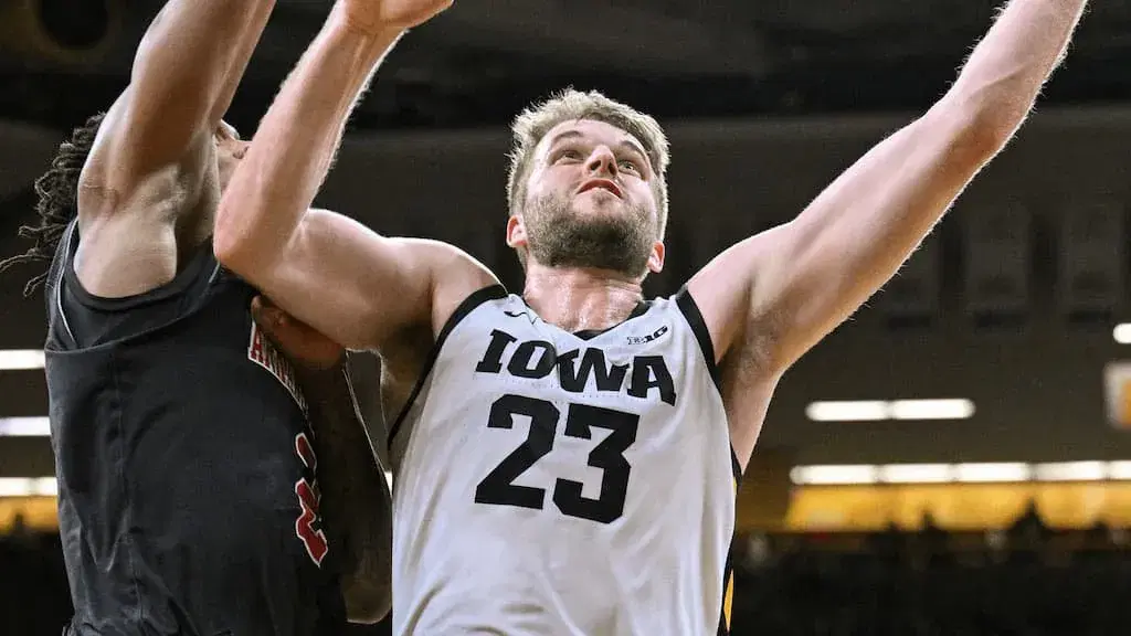 Oklahoma vs Iowa Prediction & Picks: Sooners, Hawkeyes Set for San Diego Semifinal Showdown