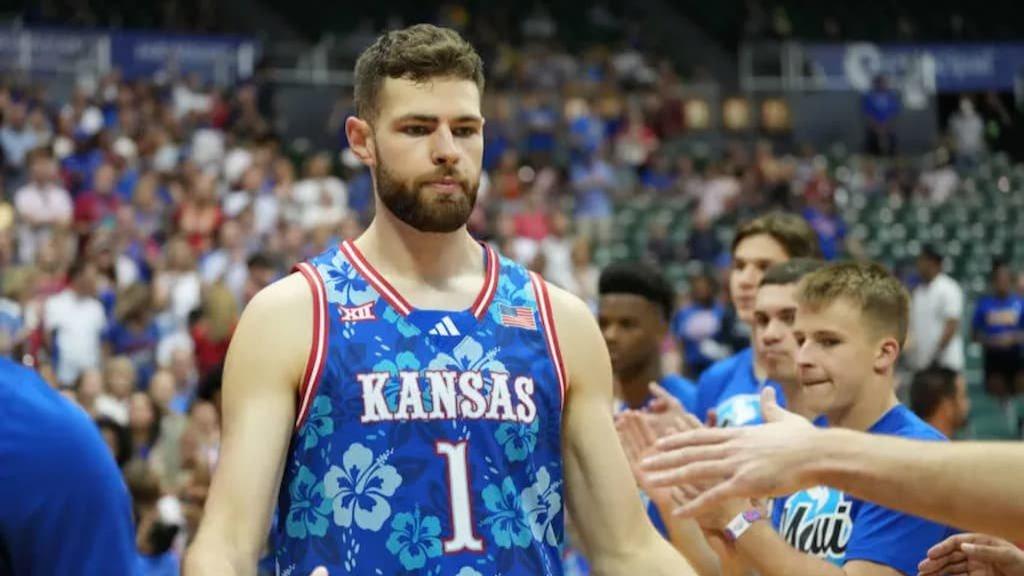 Kansas vs Marquette Prediction & Picks: Will Dickinson Dominate Again to Send Jayhawks to Maui Title Tilt?