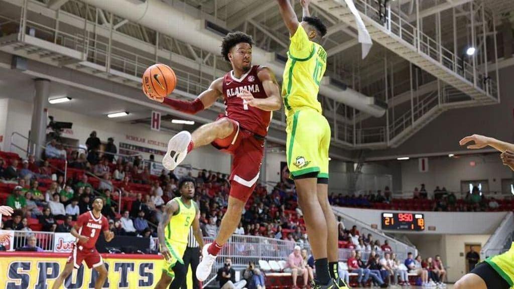 #4 Alabama vs #6 Clemson, Elite Eight, Preview & Best Bets: Who Reaches Their First Final Four?