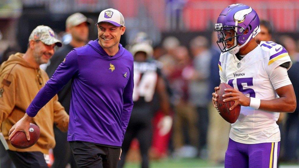 Bears vs Vikings Prediction, Odds, Spread & Picks | NFL Week 12 MNF: Minny Sweeps Season Series