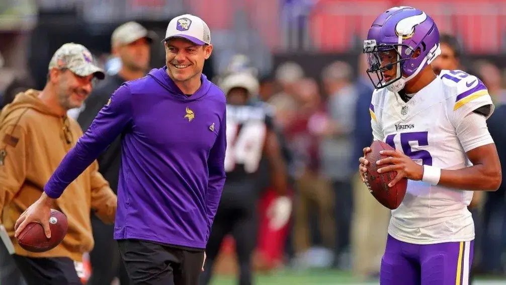 Bears vs Vikings Prediction, Odds, Spread & Picks | NFL Week 12 MNF: Minny Sweeps Season Series