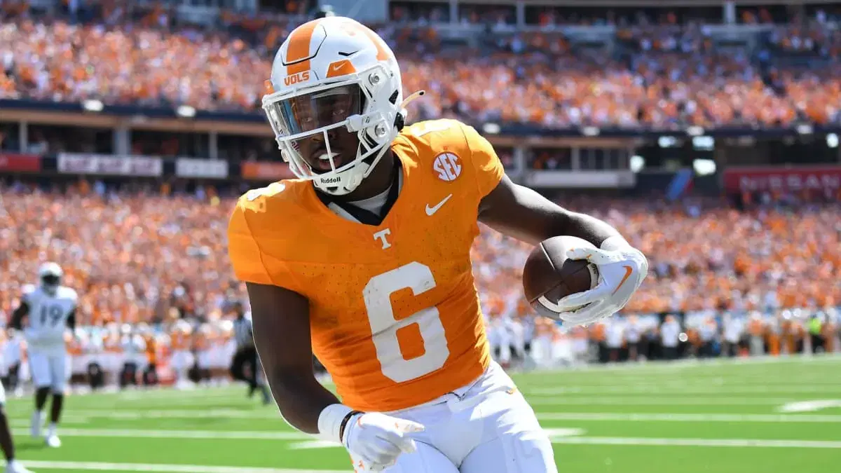 #4 Tennessee vs Arkansas: NCAA Football Predictions & Best Bets (10/5)