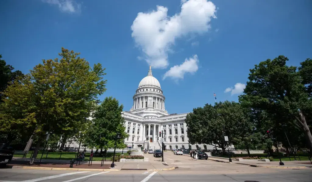 Novig Sues Wisconsin Over Sports Prediction Contracts