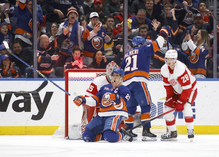 Hockey Night in America: New York Islanders vs Detroit Red Wings Picks & Odds