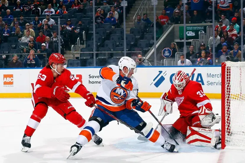 Hockey Night in America: New York Islanders vs Detroit Red Wings Picks & Odds