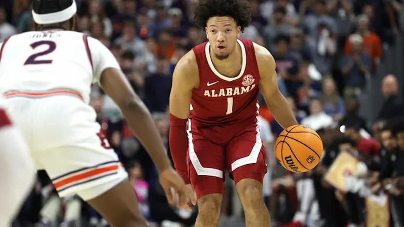 Mark Sears (#1 in red) and Alabama are one of this year's March Madness favorites
